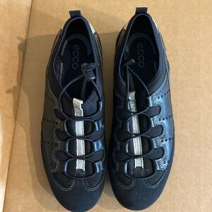 Ecco slip on sneakers
